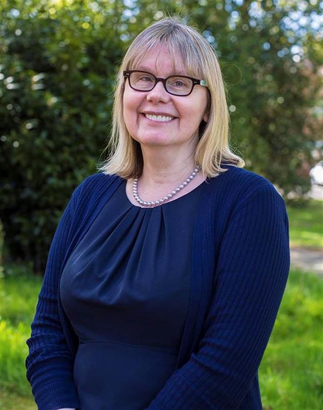 portrait photo of Professor Sarah Greer